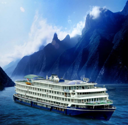 Yangtze Cruise Ships Scenery